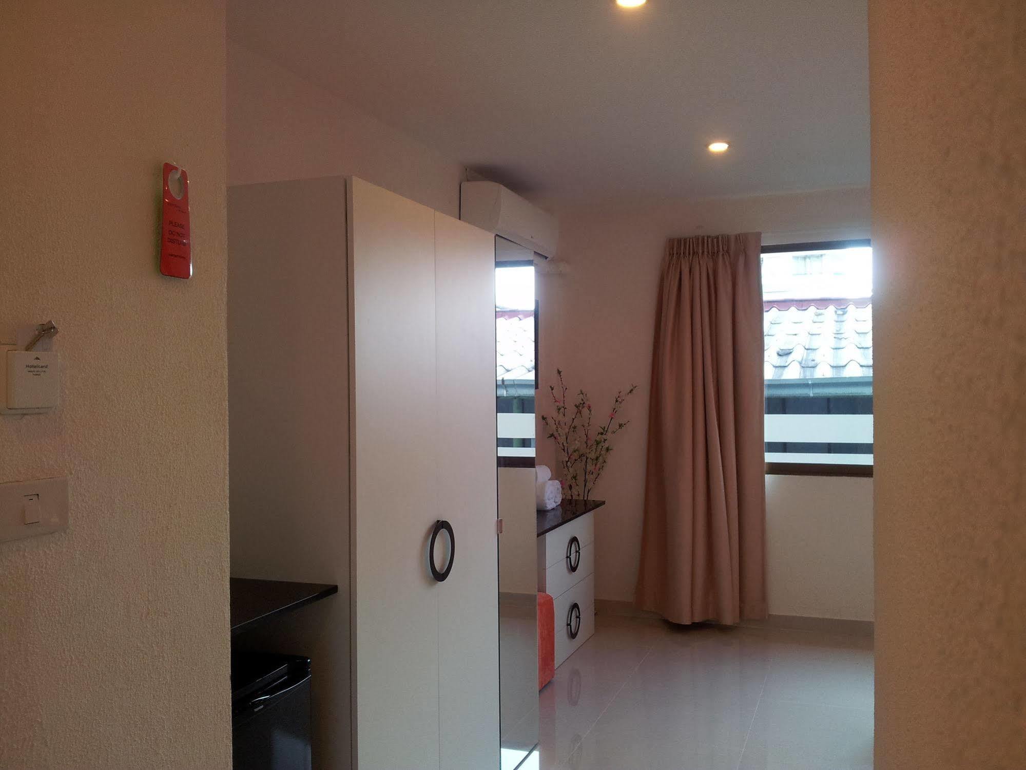 Sunny Beach Residence Jomtien Beach Exterior photo